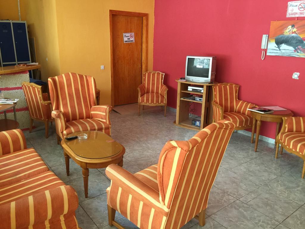 Tenerife Hostel Los Cristianos  Exterior photo