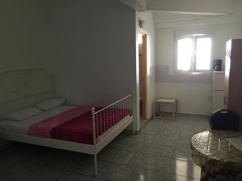 Tenerife Hostel Los Cristianos  Exterior photo